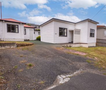 Comfortable Home in Claremont - Photo 5