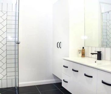 “EXECUTIVE LIVING AT ITS BEST!” - Photo 4