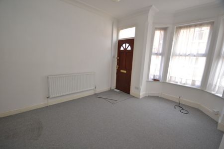 3 bed Mid Terraced House for Rent - Photo 4