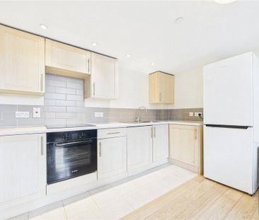 2 bedroom maisonette to rent - Photo 5
