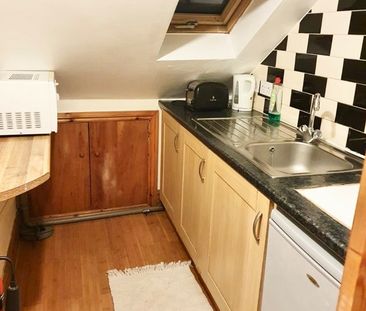 Room in a Shared House, Colville Road, E11 - Photo 3