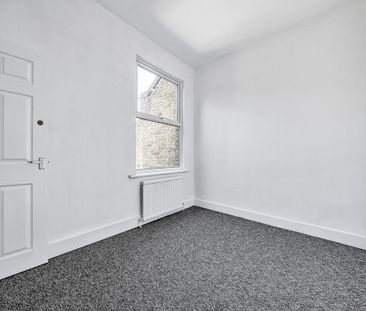 3 bedroom apartment to rent - Photo 6