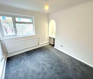 Mayfield Road, Farnborough, GU14 - Photo 1