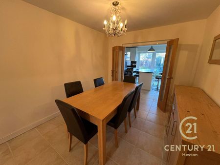 3 bedroom semi-detached house to rent - Photo 3