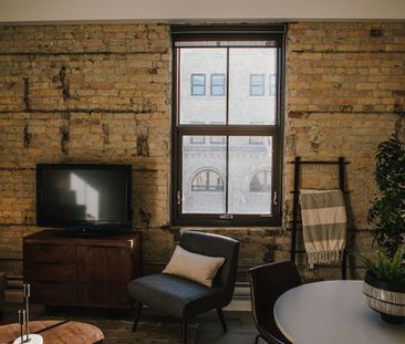 Warehouse 1885 - Photo 2