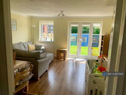 3 bedroom terraced house to rent - Photo 1