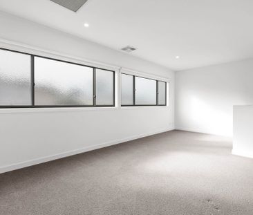 12A Thurloo Drive, Safety Beach - Photo 1