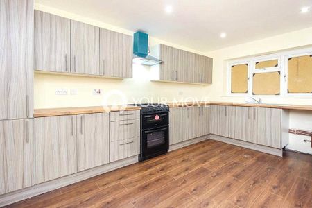 4 bedroom end of terrace house to rent - Photo 5