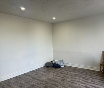 For Lease - 30 East Haven Drive Unit# Unit 1, Toronto, Ontario - Photo 3