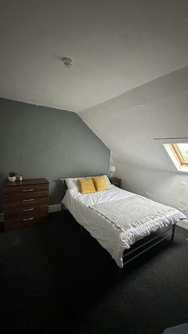 1 bedroom in a house share to rent - Photo 3