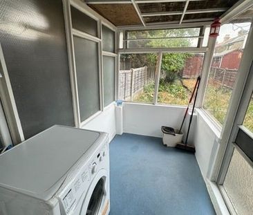 Studio Flat, Bowes Road, N13 - Photo 6