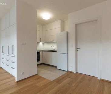 Pronájem bytu 1+kk 36 m² - Photo 1