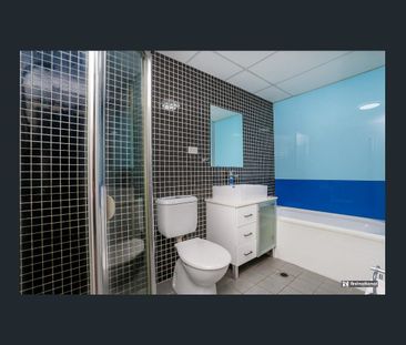 Pet Friendly Unit with Large Courtyard - Photo 4