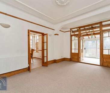 Blake Hall Crescent, Wanstead, E11 - Photo 6