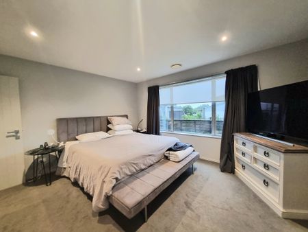 Spinnaker Bay Family Living - Photo 2