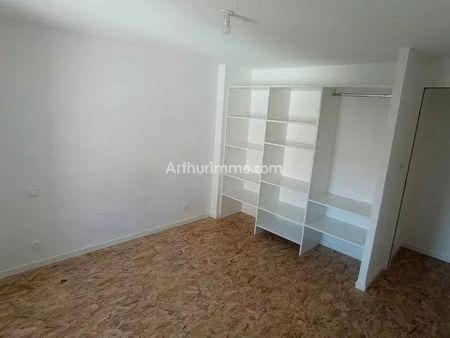 Location Maison 4 pièces 79 m2 à Saint-Amand-sur-Sèvre - Photo 2