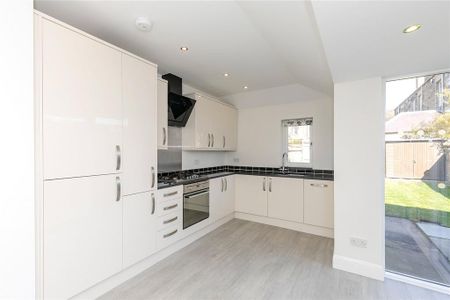 4 bedroom terraced house to rent - Photo 4