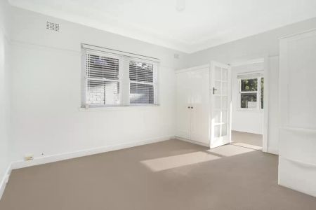 Gorgeous Townhouse with House Appeal - Photo 3