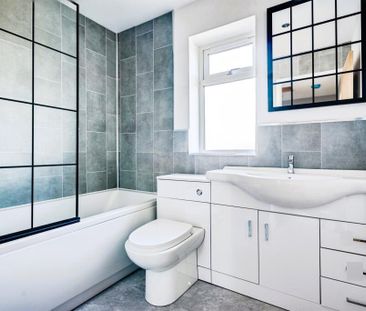 3 bedroom semi-detached house to rent - Photo 5