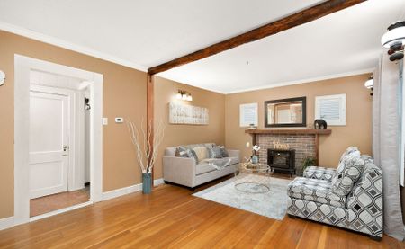 For Lease - 22 Parker Street, Belleville, Ontario - Photo 3