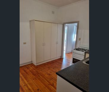 House, newly renovated - Photo 5