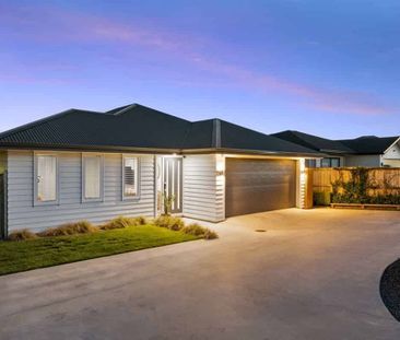 Charming 3BR Pukekohe Retreat w/ Garden! - Photo 3