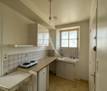 Location Appartement 1 pièce 23m² FONTENAY LE COMTE 85200 - Photo 2
