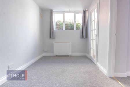 Severn Road, - Photo 2