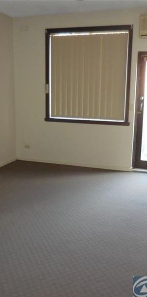 1 / 29 Hemmings Street, Dandenong - Photo 1