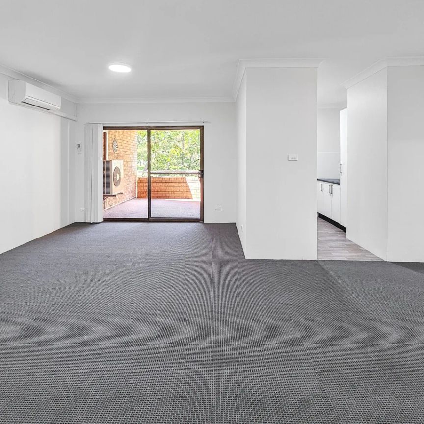 RENOVATED 2 BEDROOM UNIT WITH SPLIT AIR CONDITIONER - Photo 1