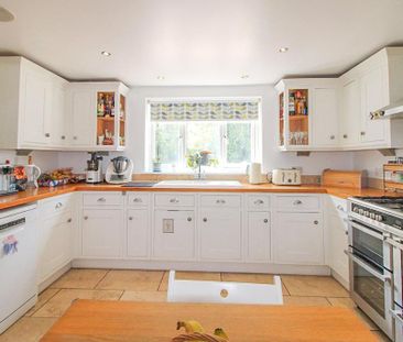 3 bedroom semi-detached house to rent - Photo 6