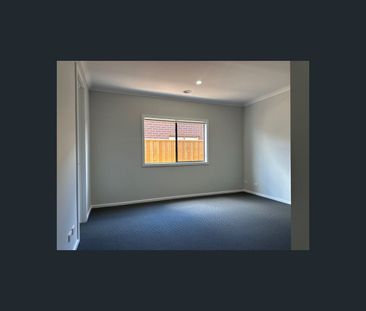 17 Skyros Road, Fraser Rise, Vic 3336 - Photo 3