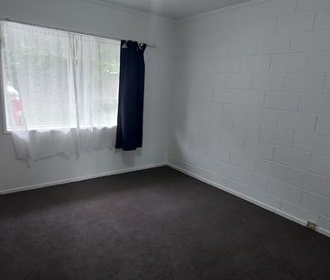 Spacious 2 Bedroom, 1 Bathroom unit - Photo 6