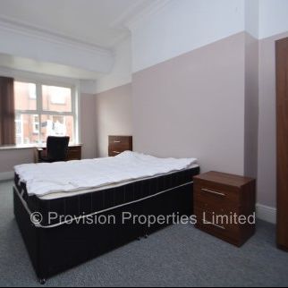 6 Bedroom Houses in Woodhouse - Photo 1