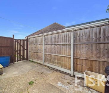 2 bedroom semi-detached bungalow to rent - Photo 6