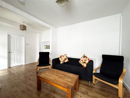 4 bedroom terraced house to rent - Photo 1