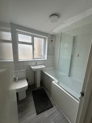 3 Bed Terraced House, Ridgway Road, LU2 - Photo 3