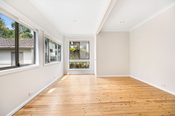 Spacious Five-Bedroom Family Home Backing onto Coolibah Reserve - Photo 1