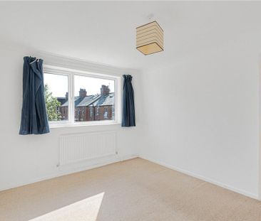 4 bedroom detached house to rent - Photo 4