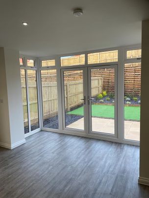 3 bedroom semi-detached house to rent - Photo 1