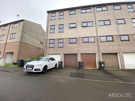 2 bed apartment to rent in Grange Road, Torquay, TQ1 - Photo 2