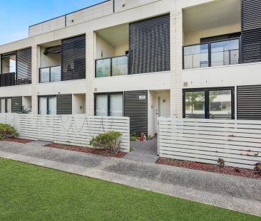 “Contemporary Living With All The Comforts!” - Photo 3