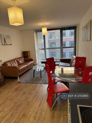 2 bedroom flat to rent - Photo 1