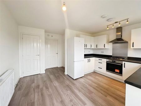 2 bedroom semi-detached house to rent - Photo 5