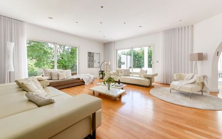 Tout savoir sur cette maison dans le quartier Le-Perollier, à Écully - Photo 4