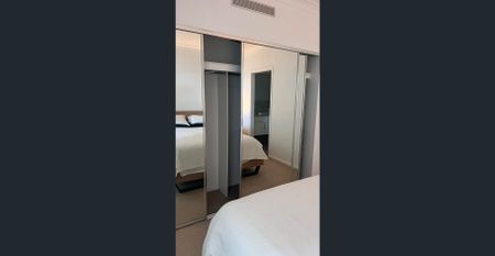 Newly renovated 4th floor apartment walking distance from harbour town shopping centre - Photo 3