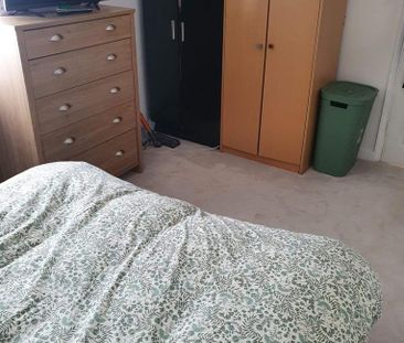 3 bedroom semi-detached house to rent - Photo 6