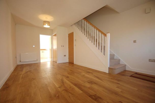 2 bedroom end of terrace house to rent - Photo 1
