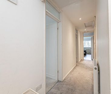 2 bedroom Flat To Let - Photo 1