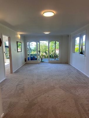 Spacious Self Contained Flat - Photo 1